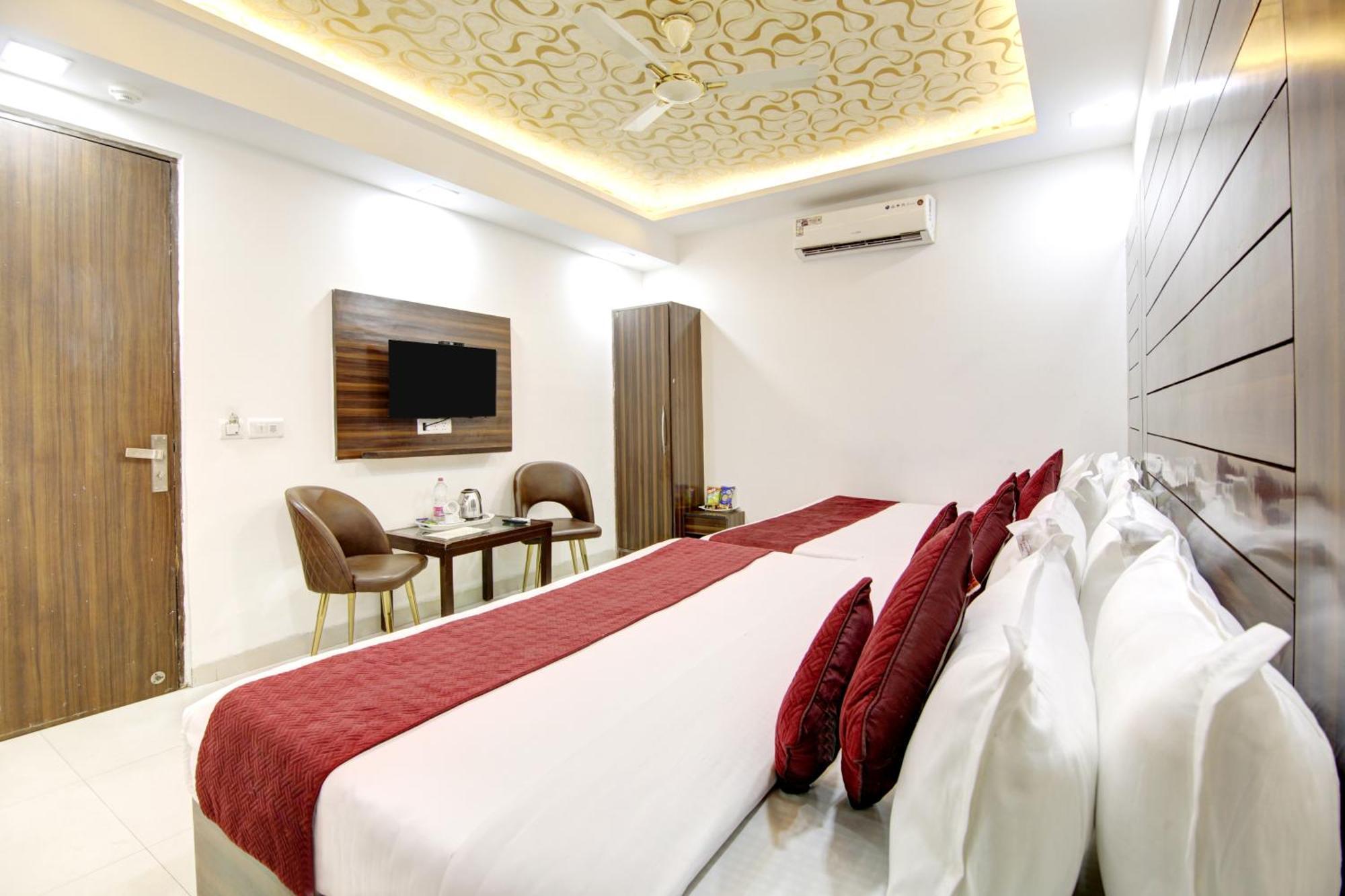 Hotel Chanakya Inn Ню Делхи Екстериор снимка