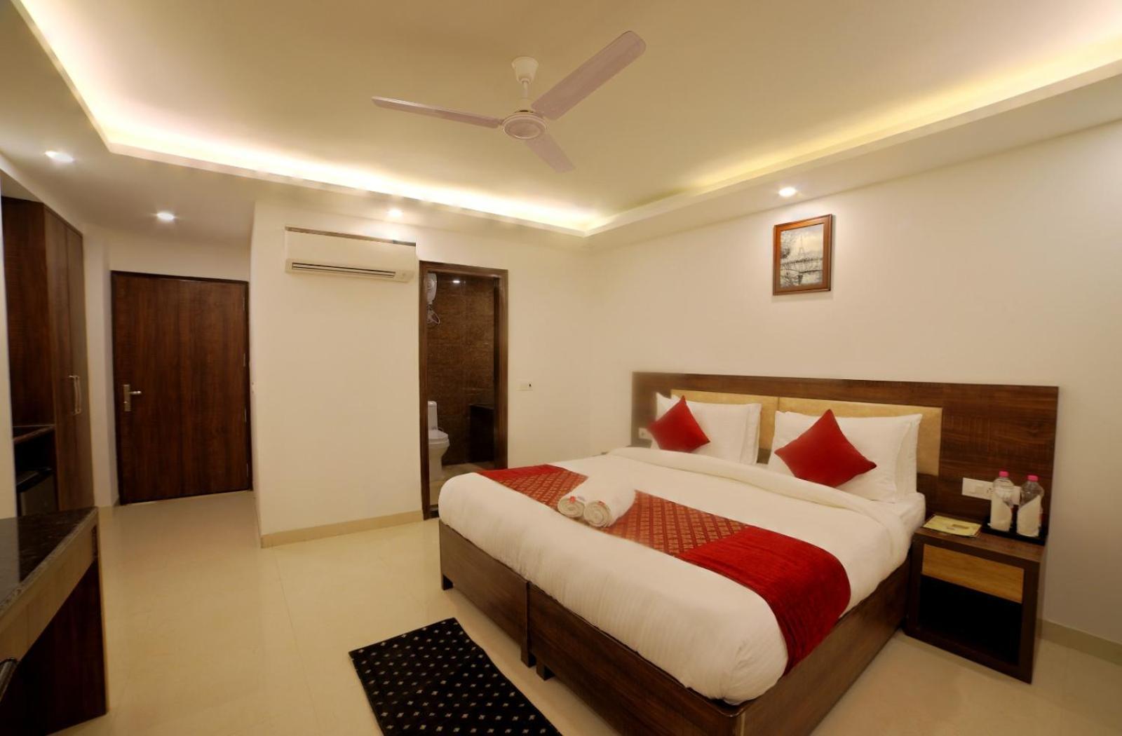 Hotel Chanakya Inn Ню Делхи Екстериор снимка