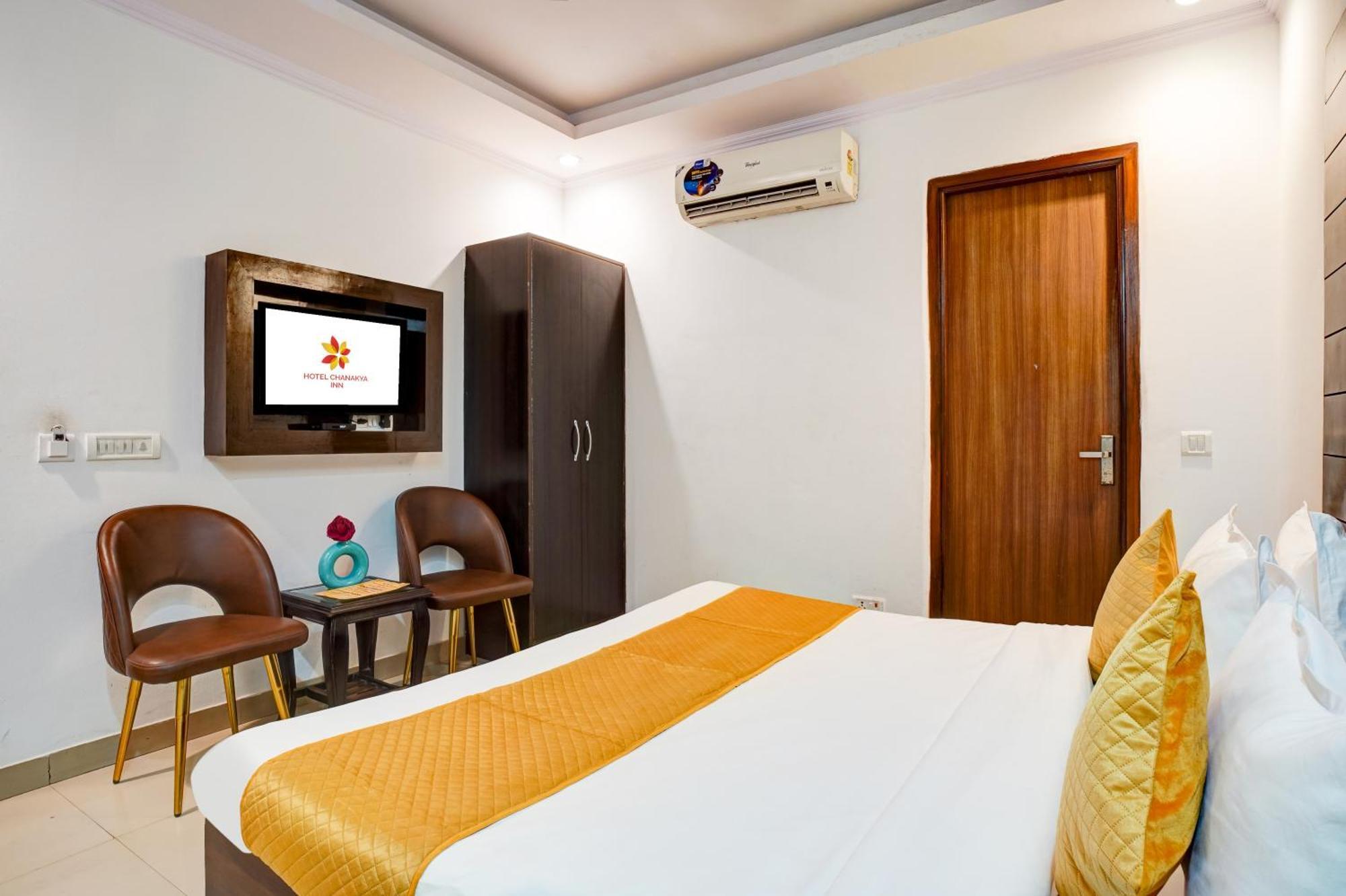 Hotel Chanakya Inn Ню Делхи Екстериор снимка