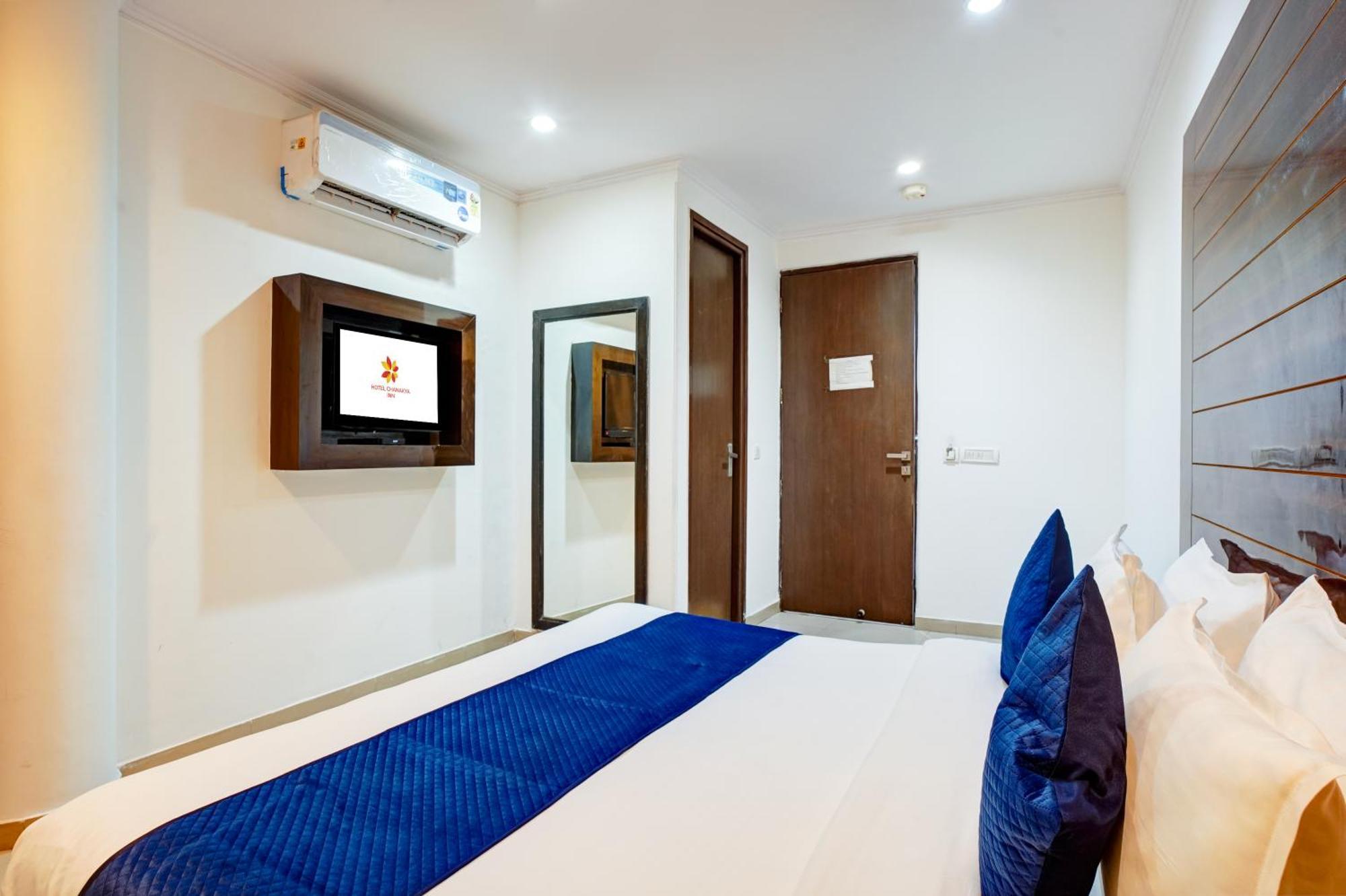 Hotel Chanakya Inn Ню Делхи Екстериор снимка