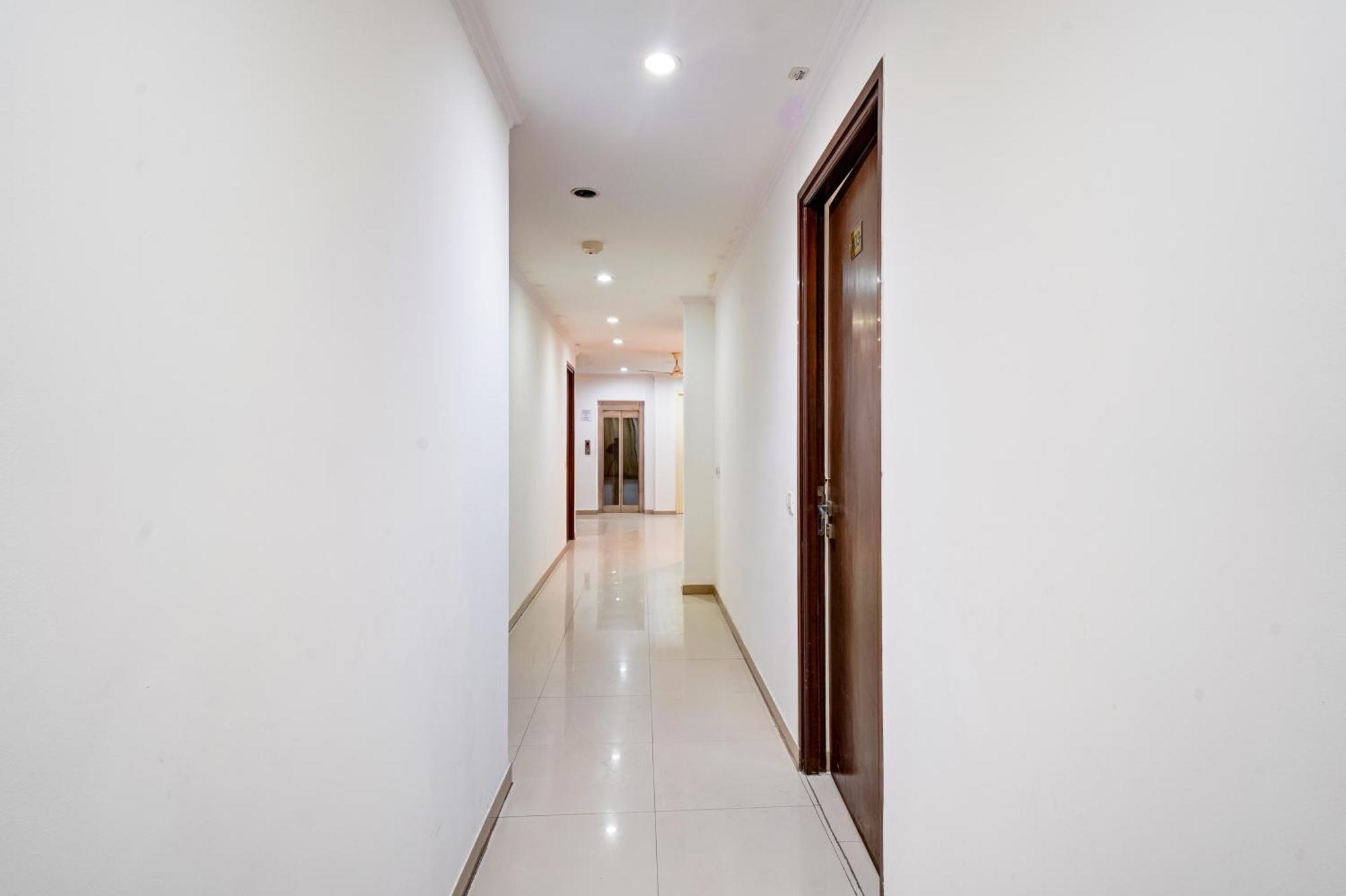 Hotel Chanakya Inn Ню Делхи Екстериор снимка