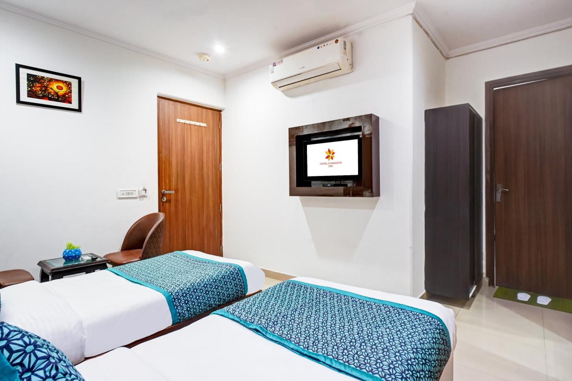 Hotel Chanakya Inn Ню Делхи Екстериор снимка