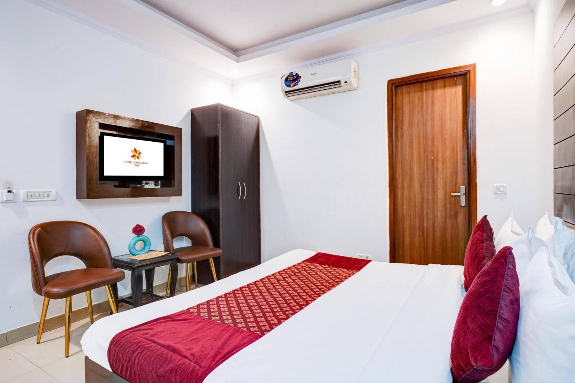 Hotel Chanakya Inn Ню Делхи Екстериор снимка