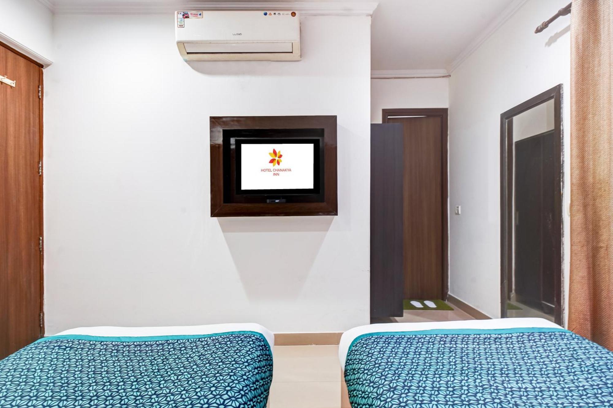 Hotel Chanakya Inn Ню Делхи Екстериор снимка